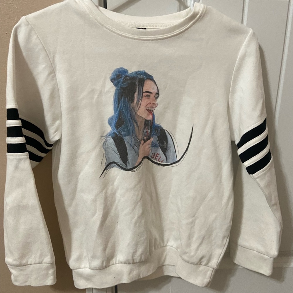 billie eilish sweatshirt, never been worn, size XS for children.